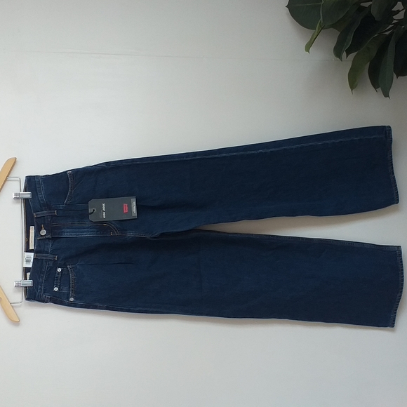 Levi’s High Loose Jeans - Picture 7 of 11